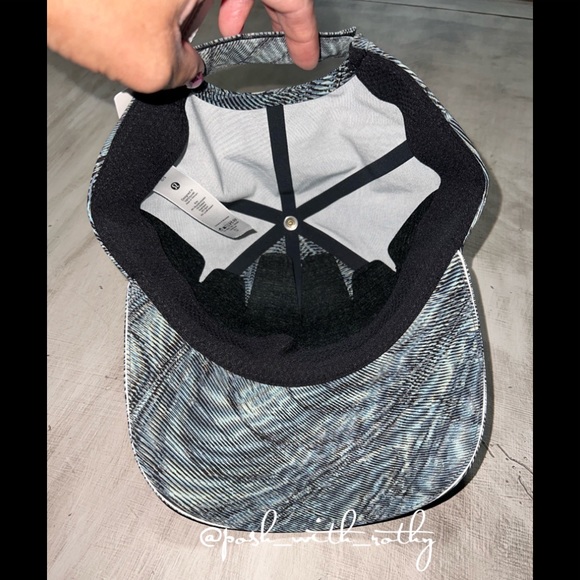 🍋Lululemon Women’s Fast and Free Run Hat, NWT - Picture 5 of 7